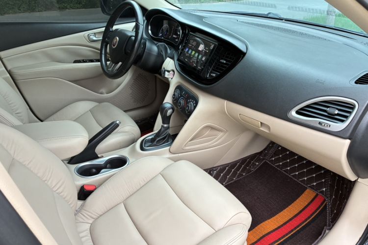 Used Fiat Viaggio 2012 1.4T Automatic Jingxiang Edition Interior 4