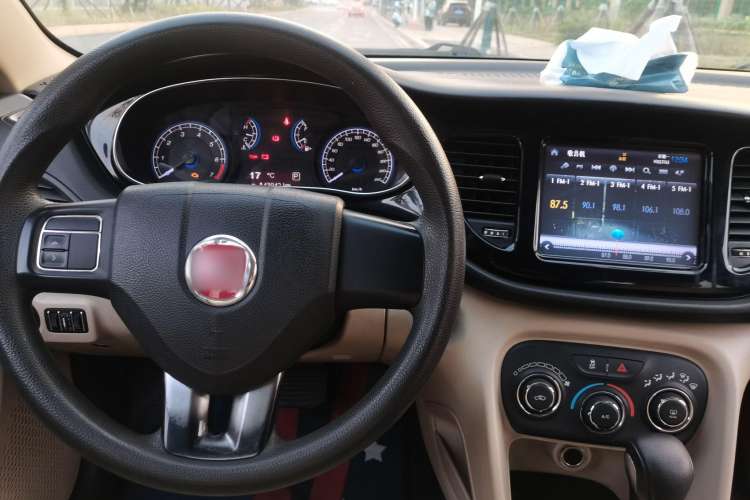 Used Fiat Viaggio 2012 1.4T Automatic Enjoyment Edition Interior 4