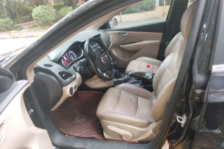 Used Fiat Viaggio 2012 1.4T Automatic Enjoyment Edition Left Front Seat