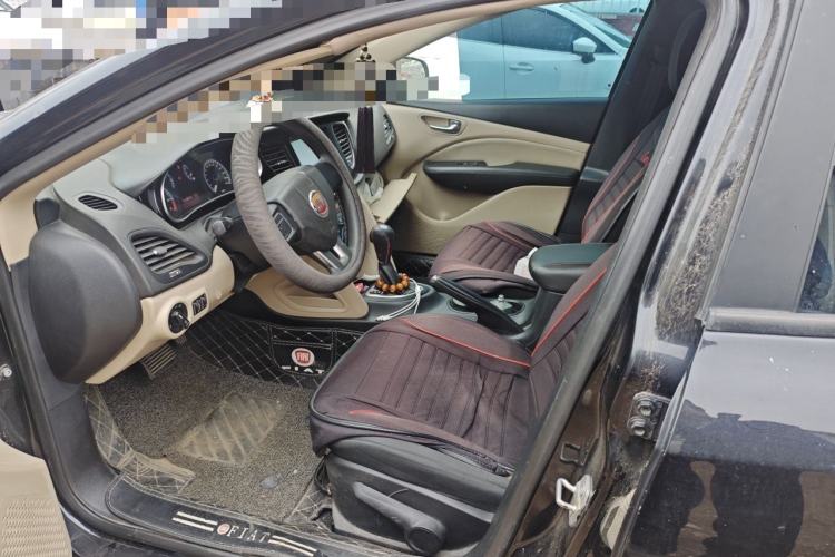 Used Fiat Viaggio 2012 1.4T Automatic Enjoyment Edition Left Front Seat