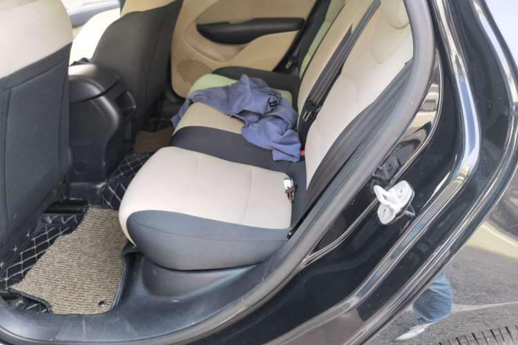 Used Fiat Viaggio 2012 1.4T Manual Enjoyment Edition Left Rear Seat