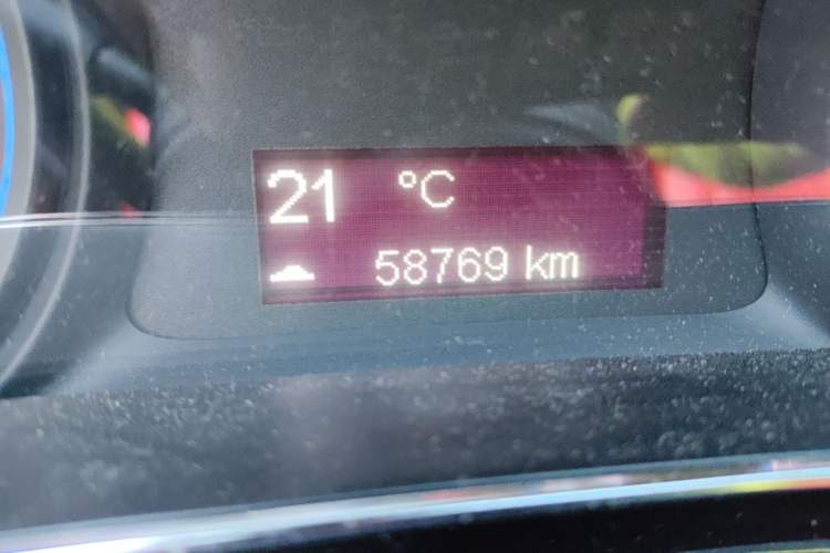Used Fiat Viaggio 2012 1.4T Manual Enjoyment Edition Odometer Close Up