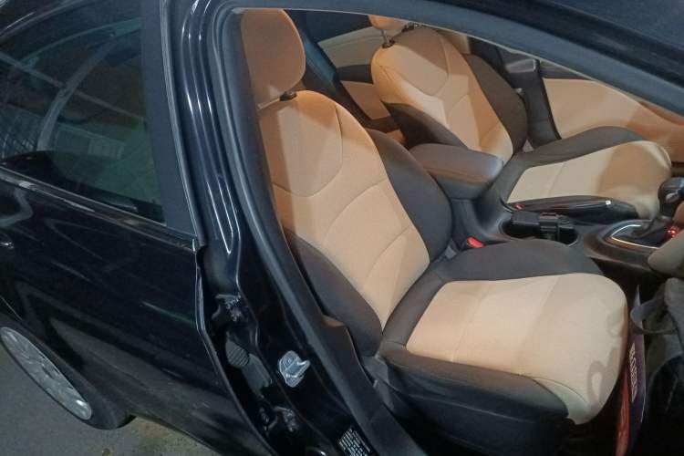 Used Fiat Viaggio 2012 1.4T Automatic Enjoyment Edition Right Front Seat