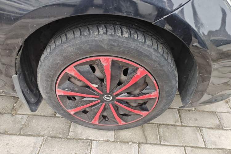 Used Fiat Viaggio 2012 1.4T Automatic Enjoyment Edition Right Front Wheel Hub