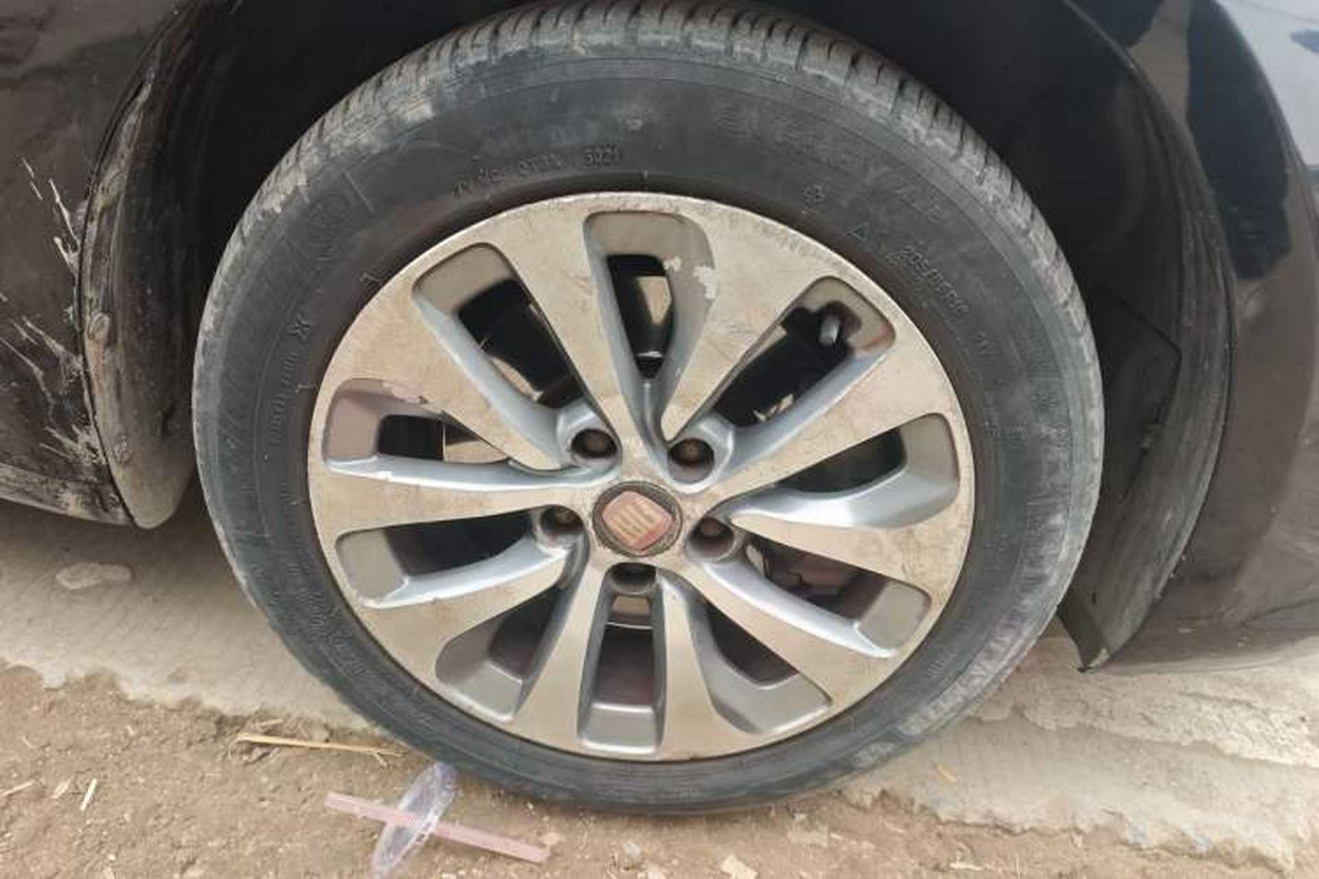 Used Fiat Viaggio 2012 1.4T Automatic Enjoyment Edition Right Front Wheel Hub