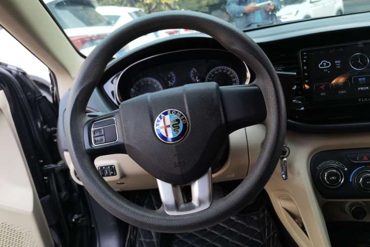 Used Fiat Viaggio 2012 1.4T Manual Enjoyment Edition Steering Wheel