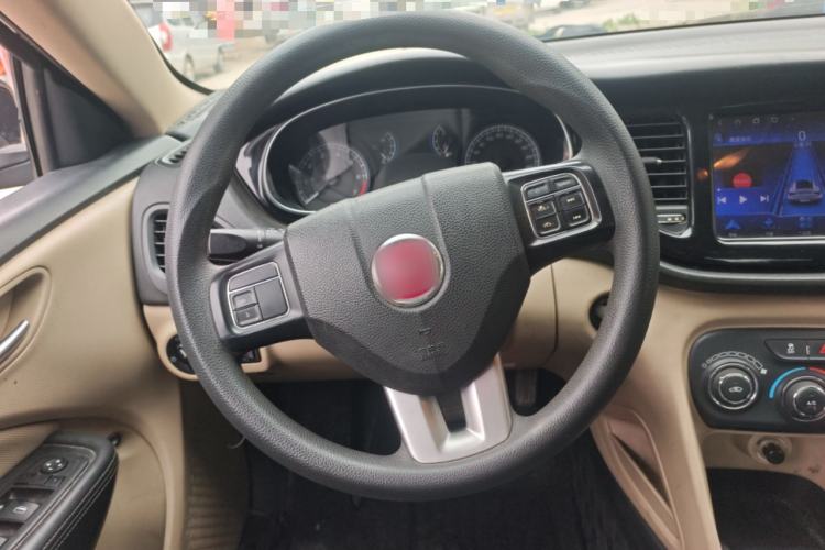 Used Fiat Viaggio 2012 1.4T Automatic Enjoyment Edition Steering Wheel