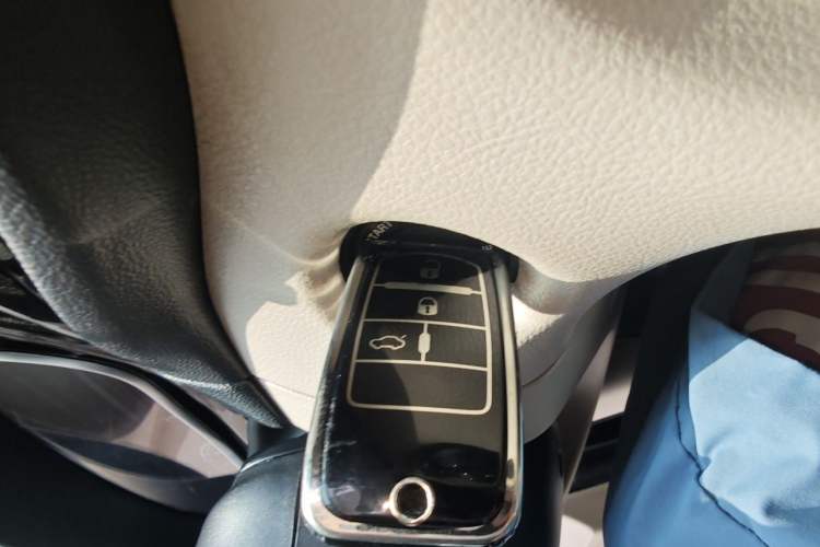 Used Fiat Viaggio 2012 1.4T Automatic Luxury Edition Vehicle Key