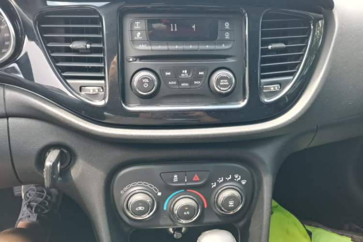 Used Fiat Viaggio 2012 1.4T Automatic Jingxiang Edition Audio And AC Panel