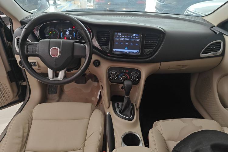 Used Fiat Viaggio 2012 1.4T Automatic Jingxiang Edition Center Console
