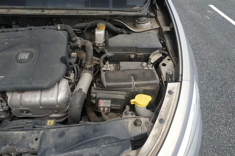 Used Fiat Viaggio 2012 1.4T Automatic Enjoyment Edition Engine Bay Left