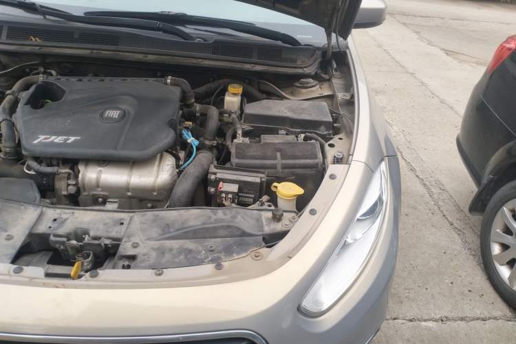 Used Fiat Viaggio 2012 1.4T Automatic Enjoyment Edition Engine Bay Left