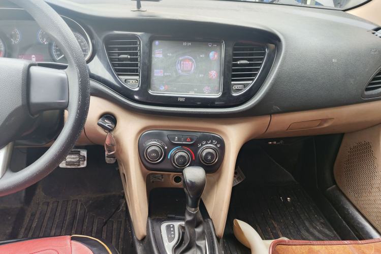 Used Fiat Viaggio 2012 1.4T Automatic Enjoyment Edition Interior 3
