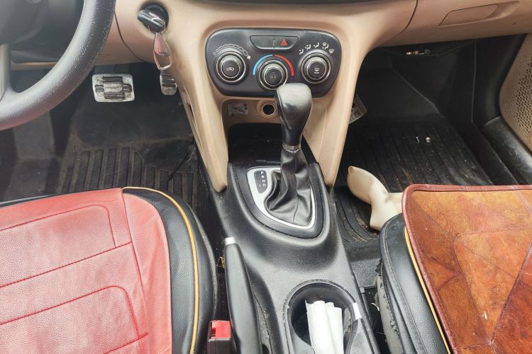 Used Fiat Viaggio 2012 1.4T Automatic Enjoyment Edition Interior 4