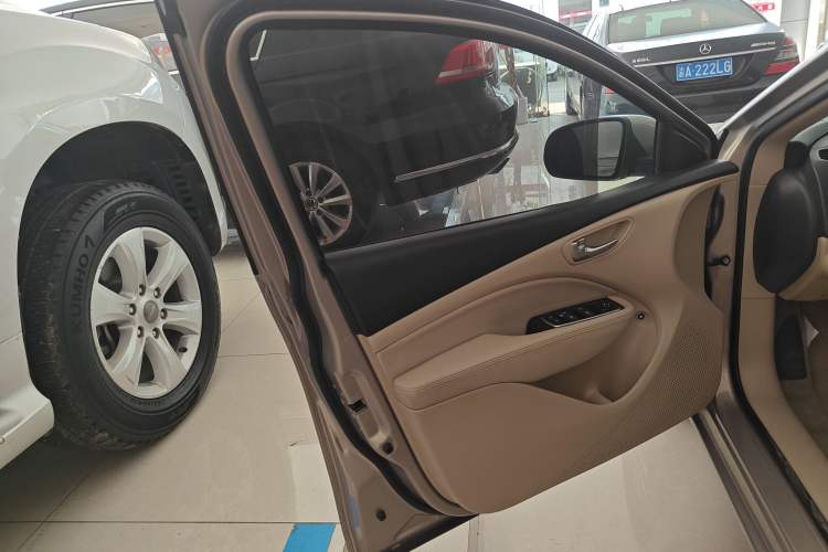 Used Fiat Viaggio 2012 1.4T Automatic Jingxiang Edition Left Front Door Interior