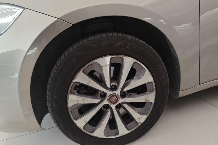 Used Fiat Viaggio 2012 1.4T Automatic Jingxiang Edition Left Front Wheel Hub