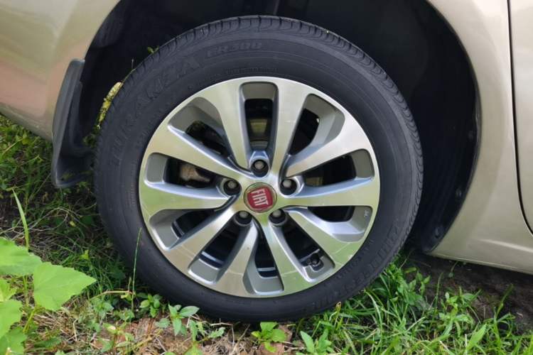 Used Fiat Viaggio 2012 1.4T Automatic Jingxiang Edition Right Rear Wheel Hub
