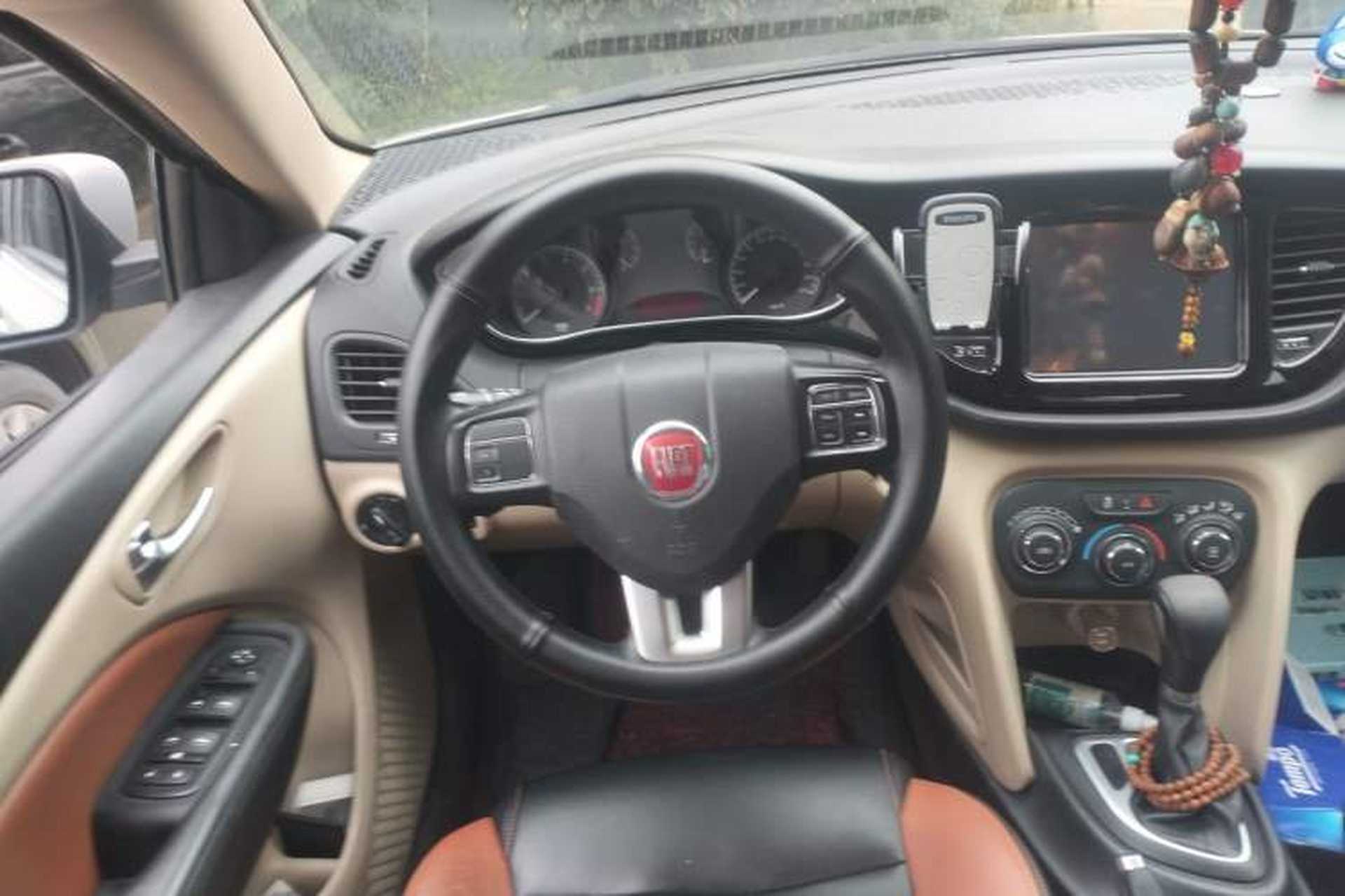 Used Fiat Viaggio 2012 1.4T Automatic Enjoyment Edition Steering Wheel