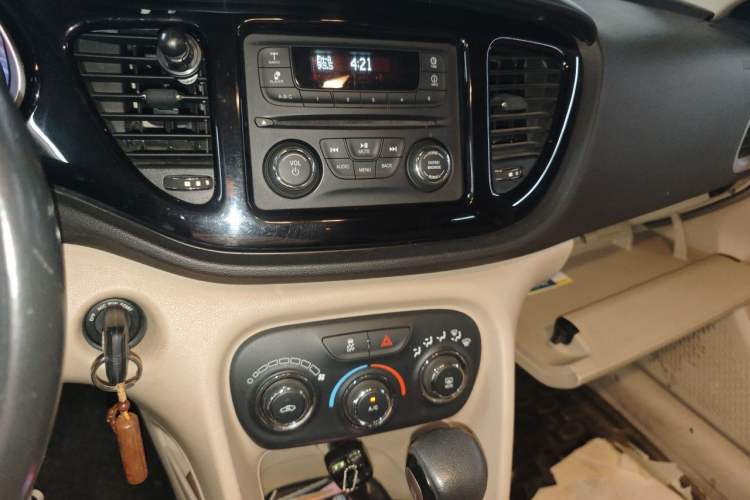 Used Fiat Viaggio 2012 1.4T Automatic Jingxiang Edition Audio And AC Panel