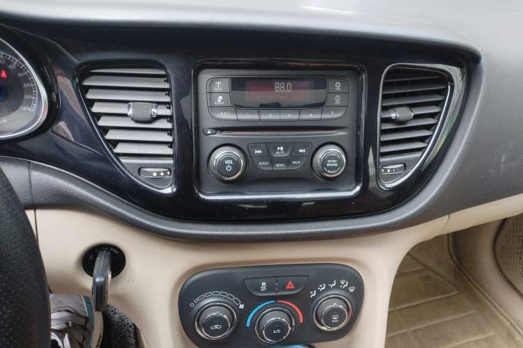 Used Fiat Viaggio 2012 1.4T Automatic Jingxiang Edition Audio And AC Panel
