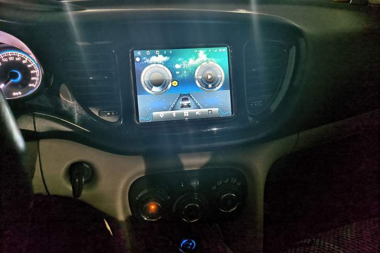 Used Fiat Viaggio 2012 1.4T Manual Enjoyment Edition Audio And AC Panel