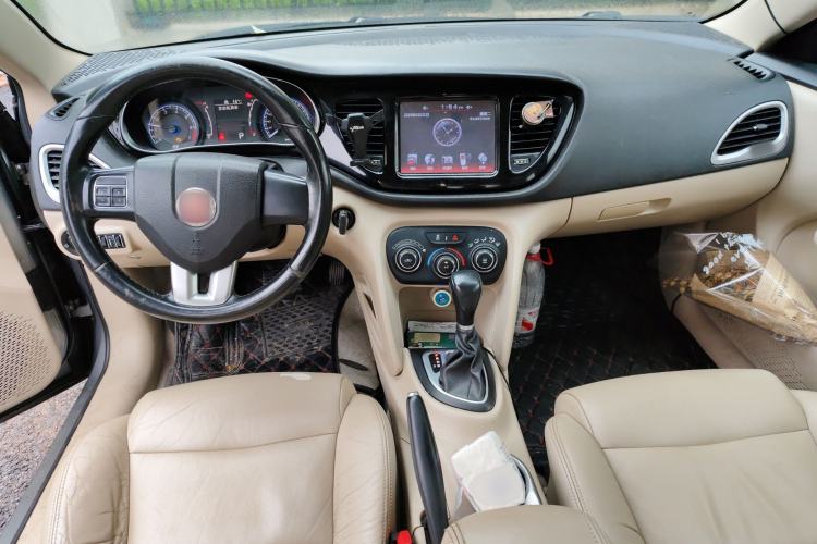 Used Fiat Viaggio 2012 1.4T Automatic Jingxiang Edition Center Console