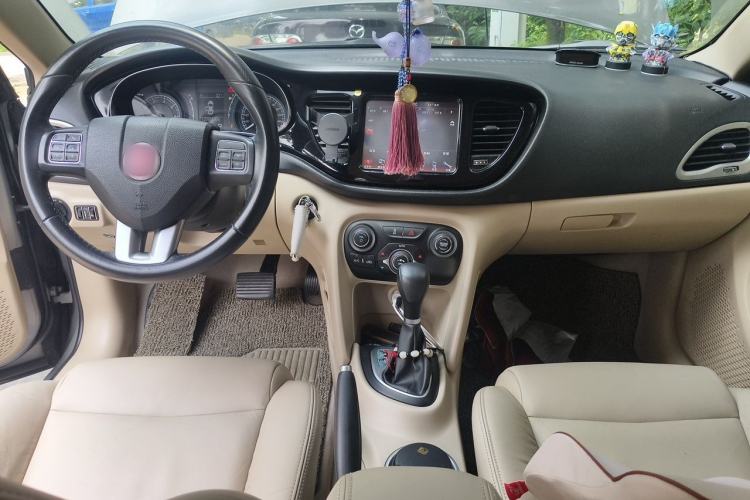 Used Fiat Viaggio 2012 1.4T Automatic Luxury Edition Center Console
