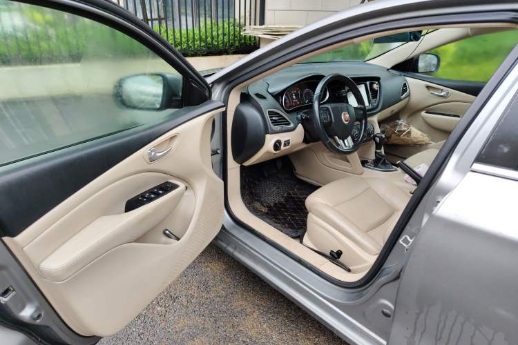 Used Fiat Viaggio 2012 1.4T Automatic Jingxiang Edition Driver Seat