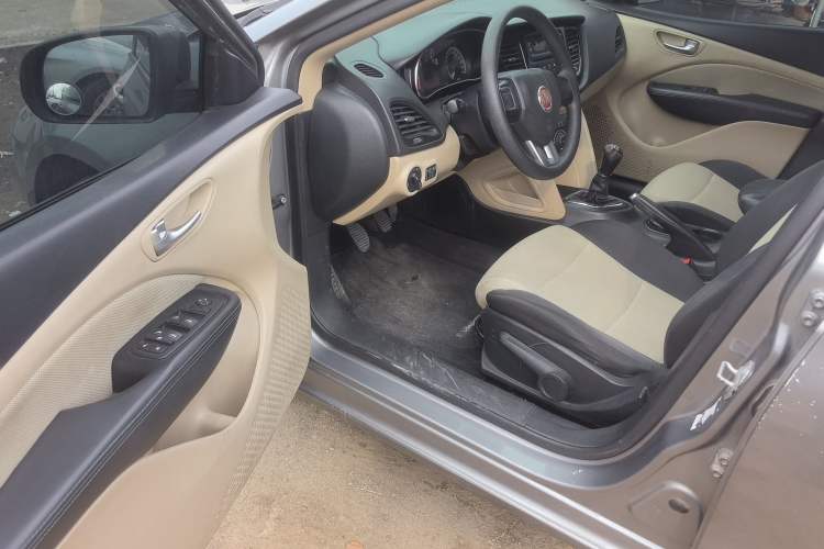 Used Fiat Viaggio 2012 1.4T Manual Enjoyment Edition Driver Seat