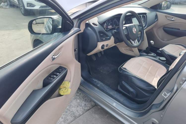 Used Fiat Viaggio 2012 1.4T Manual Enjoyment Edition Driver Seat