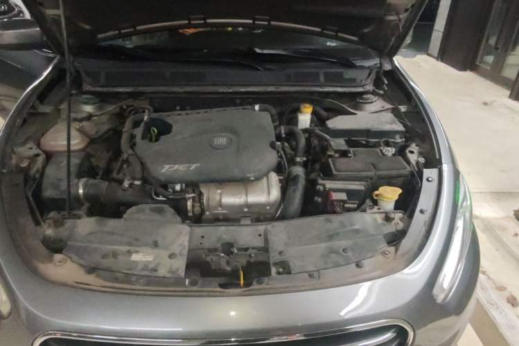 Used Fiat Viaggio 2012 1.4T Automatic Jingxiang Edition Engine Bay