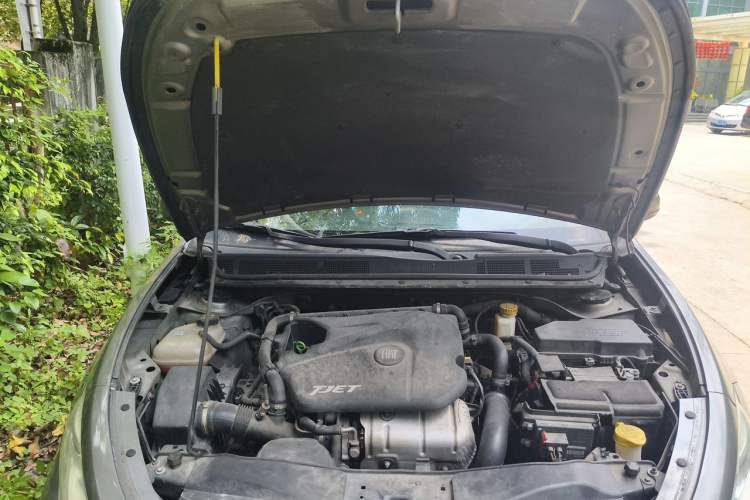 Used Fiat Viaggio 2012 1.4T Automatic Luxury Edition Engine Bay