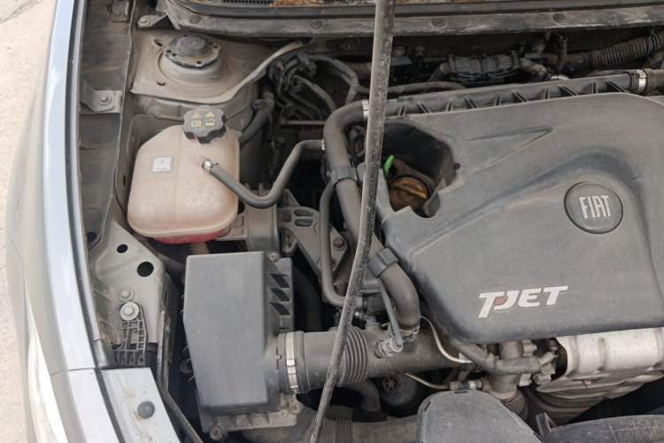 Used Fiat Viaggio 2012 1.4T Automatic Enjoyment Edition Engine Bay Right