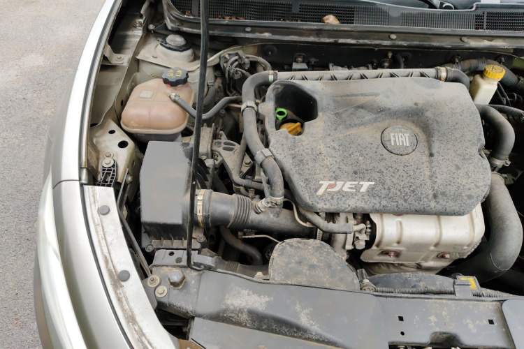 Used Fiat Viaggio 2012 1.4T Automatic Jingxiang Edition Engine Bay Right