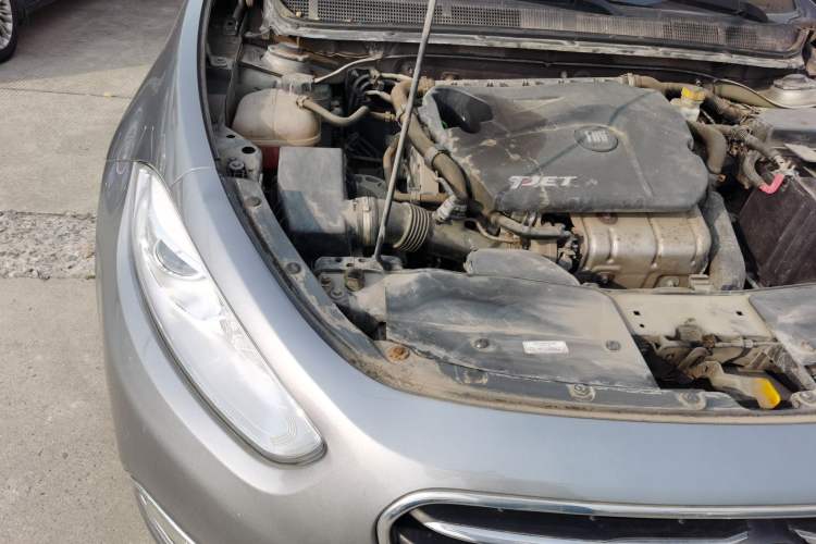 Used Fiat Viaggio 2012 1.4T Manual Enjoyment Edition Engine Bay Right