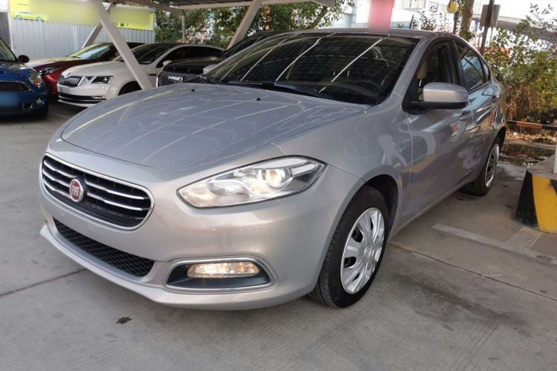 Used Fiat Viaggio 2012 1.4T Automatic Enjoyment Edition Front Left 45 Deg