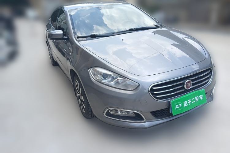 Used Fiat Viaggio 2012 1.4T Automatic Enjoyment Edition Front Right 45 Deg