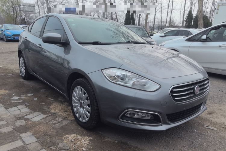 Used Fiat Viaggio 2012 1.4T Manual Enjoyment Edition Front Right 45 Deg