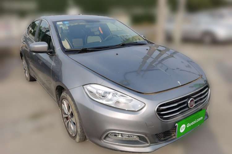 Used Fiat Viaggio 2012 1.4T Manual Enjoyment Edition Front Right 45 Deg