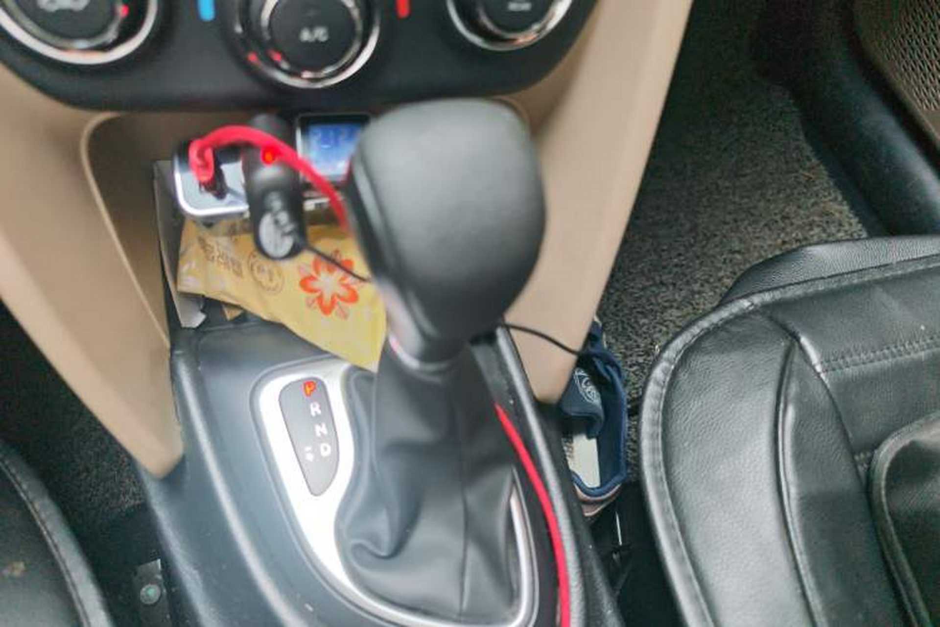 Used Fiat Viaggio 2012 1.4T Automatic Enjoyment Edition Gear Lever