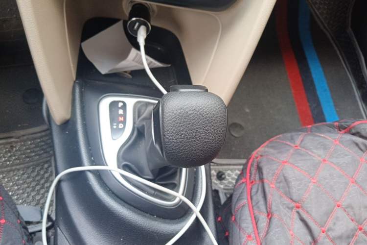 Used Fiat Viaggio 2012 1.4T Automatic Enjoyment Edition Gear Lever
