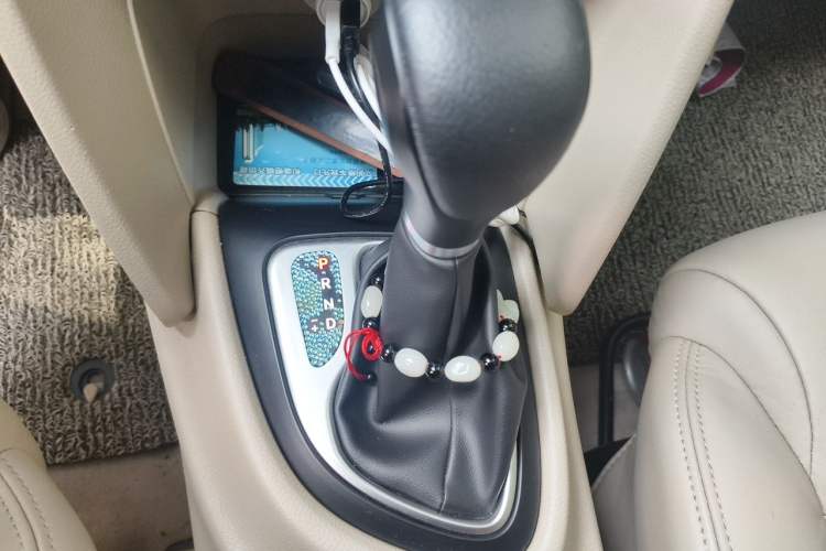Used Fiat Viaggio 2012 1.4T Automatic Luxury Edition Gear Lever