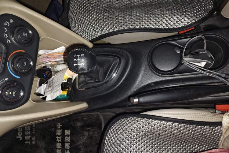 Used Fiat Viaggio 2012 1.4T Manual Enjoyment Edition Gear Lever
