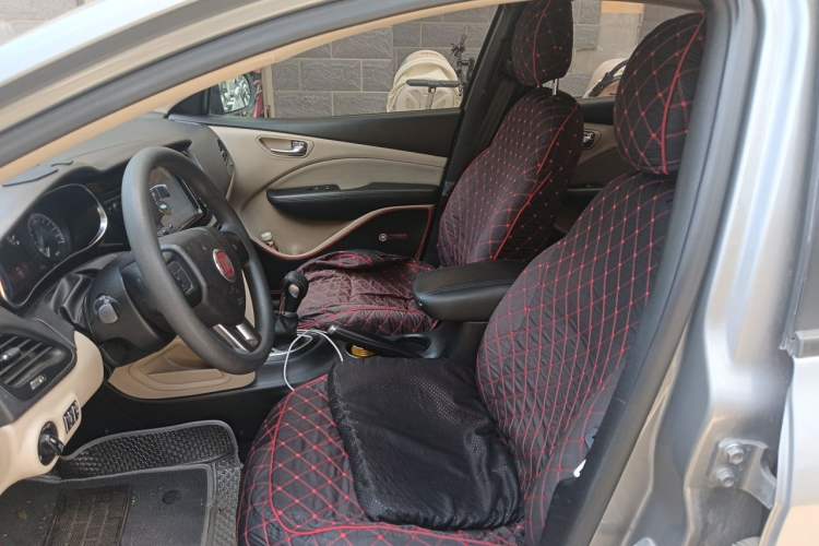 Used Fiat Viaggio 2012 1.4T Automatic Enjoyment Edition Left Front Seat