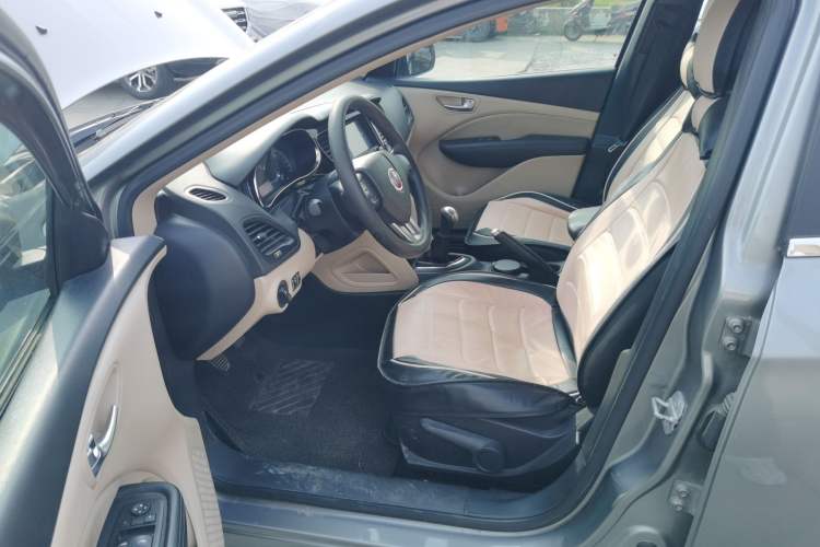 Used Fiat Viaggio 2012 1.4T Manual Enjoyment Edition Left Front Seat