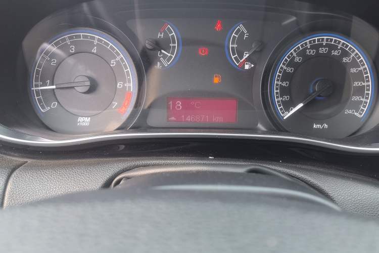 Used Fiat Viaggio 2012 1.4T Manual Enjoyment Edition Odometer Close Up
