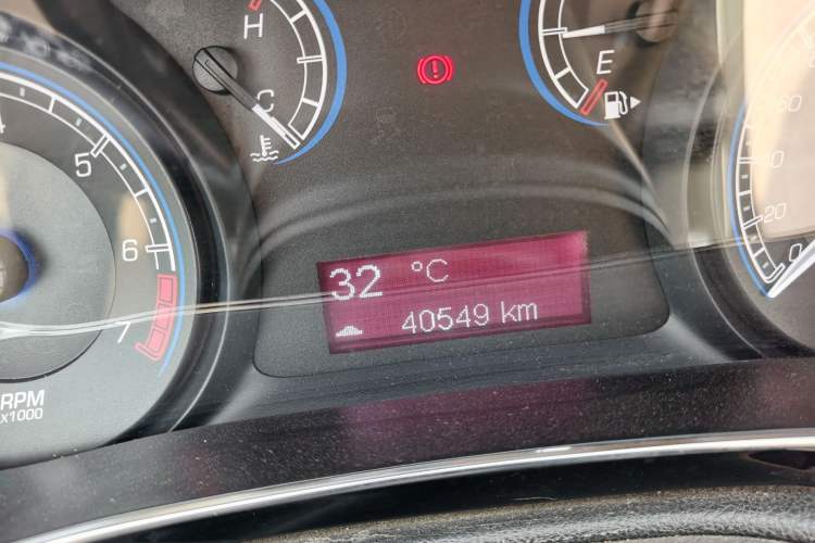Used Fiat Viaggio 2012 1.4T Manual Enjoyment Edition Odometer Close Up