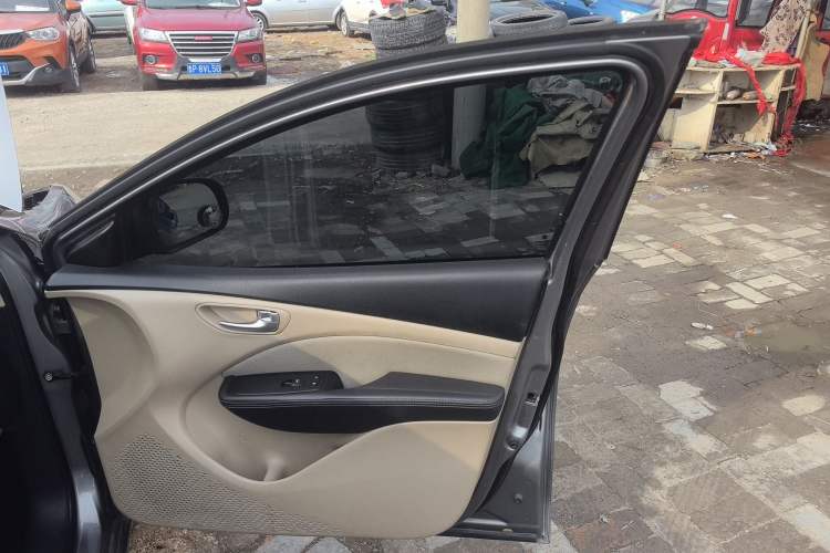 Used Fiat Viaggio 2012 1.4T Manual Enjoyment Edition Right Front Door Interior