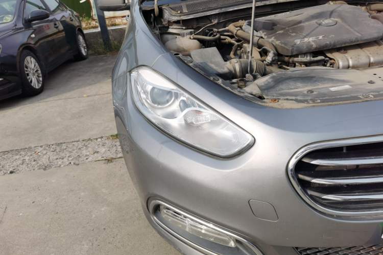 Used Fiat Viaggio 2012 1.4T Manual Enjoyment Edition Right Front Headlight