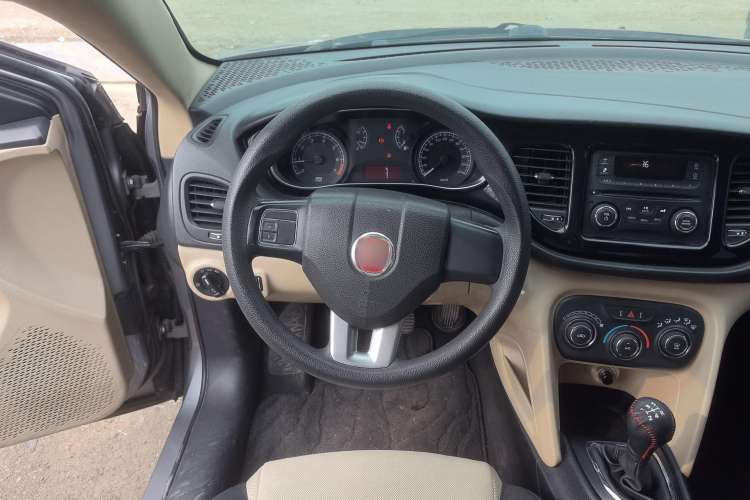 Used Fiat Viaggio 2012 1.4T Manual Enjoyment Edition Steering Wheel